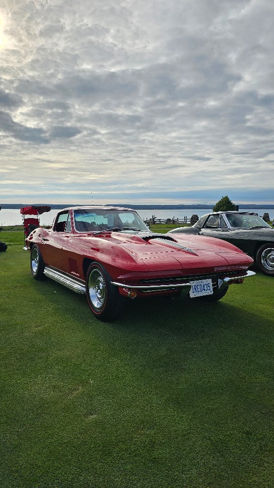 1967 corvette 427/435hp Tri-power L71 car.
Bueatiful example of this super rare Red on Red factory side pipe L71 package. All original car minus One paint respray back in 1986. We had the pleasure to bring this 40 yeat old paint back to life for the @cobblebeachconcours show.