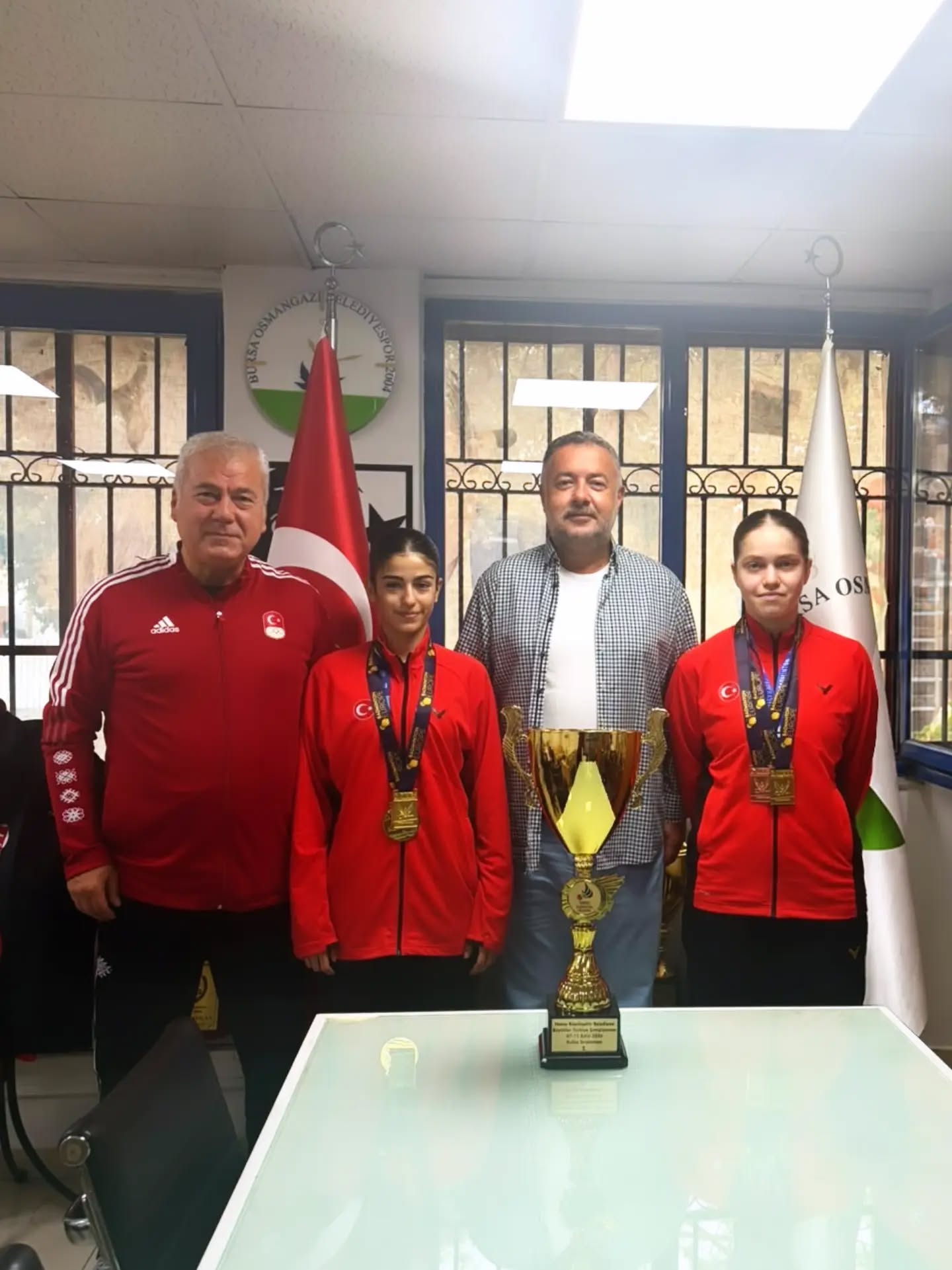 🏅 ALTIN KIZLAR AVRUPA ŞAMPİYONU! U19 Badminton Avrupa Şampiyonası’nda çift kızlar finalinde zafere ulaşarak Avrupa Şampiyonu olan milli sporcularımız… 🏅 ALTIN KIZLAR AVRUPA ŞAMPİYONU! U19 Badminton Avrupa Şampiyonası’nda çift kızlar finalinde zafere ulaşarak Avrupa Şampiyonu olan milli sporcularımız…
