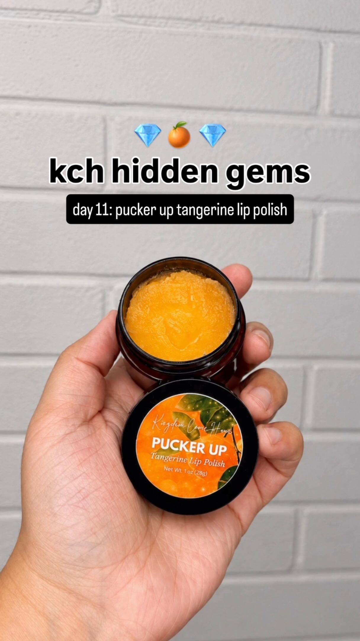 šHidden Gem 10: Pucker Up Tangerine Lip Polish
If your lips are dry, flaky, or just not feeling as smooth as you want them to, this is such an easy little step to add in!
WHY YOUāLL LOVE IT:
š§” Gently buffs away dry skin
š§” Helps smooth rough, flaky lips
š§” Leaves lips feeling softer + more supple
š§” Adds moisture while it exfoliates
š§” Makes lip products apply more evenly
WHATāS INSIDE:
Fine natural sugar gently buffs away dry skin, while olive oil, argan oil + vitamin E help soften and condition. Tangerine peel oil gives it that fresh citrus finish.
PERFECT FOR:
Dry lips ⢠Flaky texture ⢠Roughness ⢠Lip prep ⢠Everyday softness
šComment āPUCKERā and weāll send you the link!
ā
#lipcare #lipscrub #drylips #cleanbeauty #exfoliation