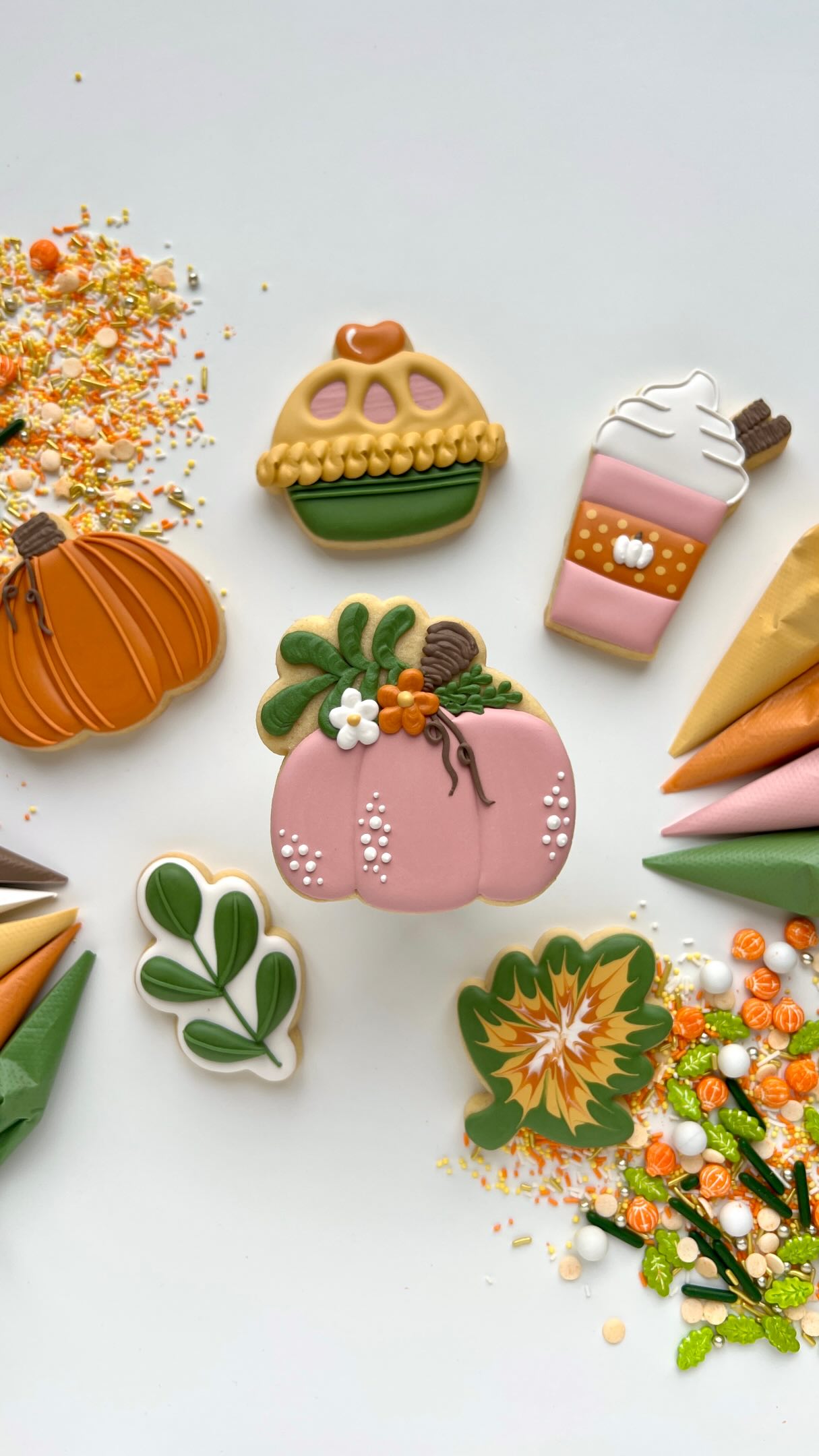 Design 2/6 from my upcoming Hello Autumn class! 🍂
I’m finally back with a group biscuit decorating workshop (both virtual and in person), and we’re kicking things off with the cosiest autumn set! ✨
❤️ IN PERSON: Wednesday 14th October
10:30AM - 1PM at Fuel Tank @workspacegroup
7PM - 9:30PM at @somethinggoodworkshops
📍 Deptford, London
❤️ VIRTUAL: Thursday 15th October at 6PM - 8:30PM
📦 Your kit will be posted straight to you beforehand! UK only
🎟️ £80 in person / £85 virtual including P&P
Your ticket also includes access to my online courses worth over £50, so you can keep learning long after the workshop is over! 💫
Tickets are available now via the link in my bio - spaces are limited! 🍂
#cookieclass #ukcookieclass #londoncookieclass #londonactivity #royalicing