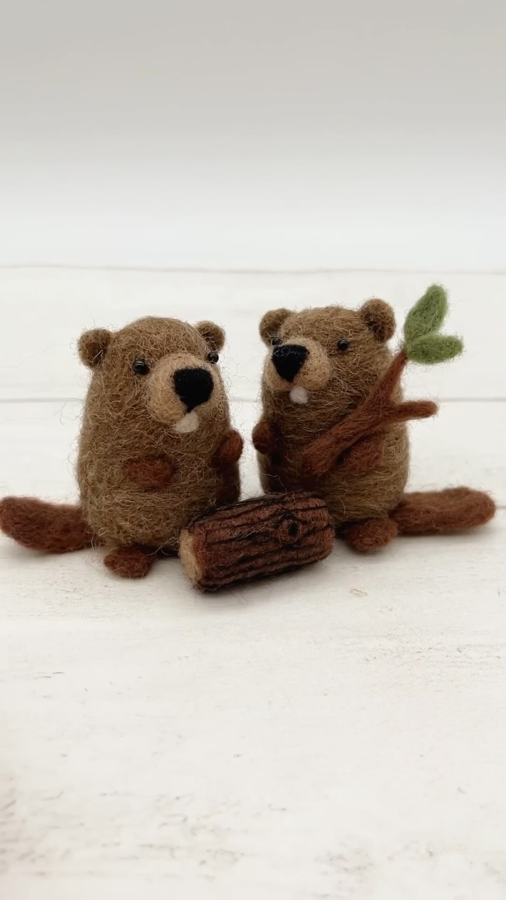 Join us on Tuesday 22nd September at 6.30pm for another of our online workshops! There is still time for us to send out a kit with your ticket or just join and make along with your own materials. A relaxed and fun class from the comfort of you own sofa. Follow the link below or head to our website to book. We look forward to seeing you! #needlefeltingworkshop #onlineworkshop #beaver #needlefeltedanimal #berginandbath