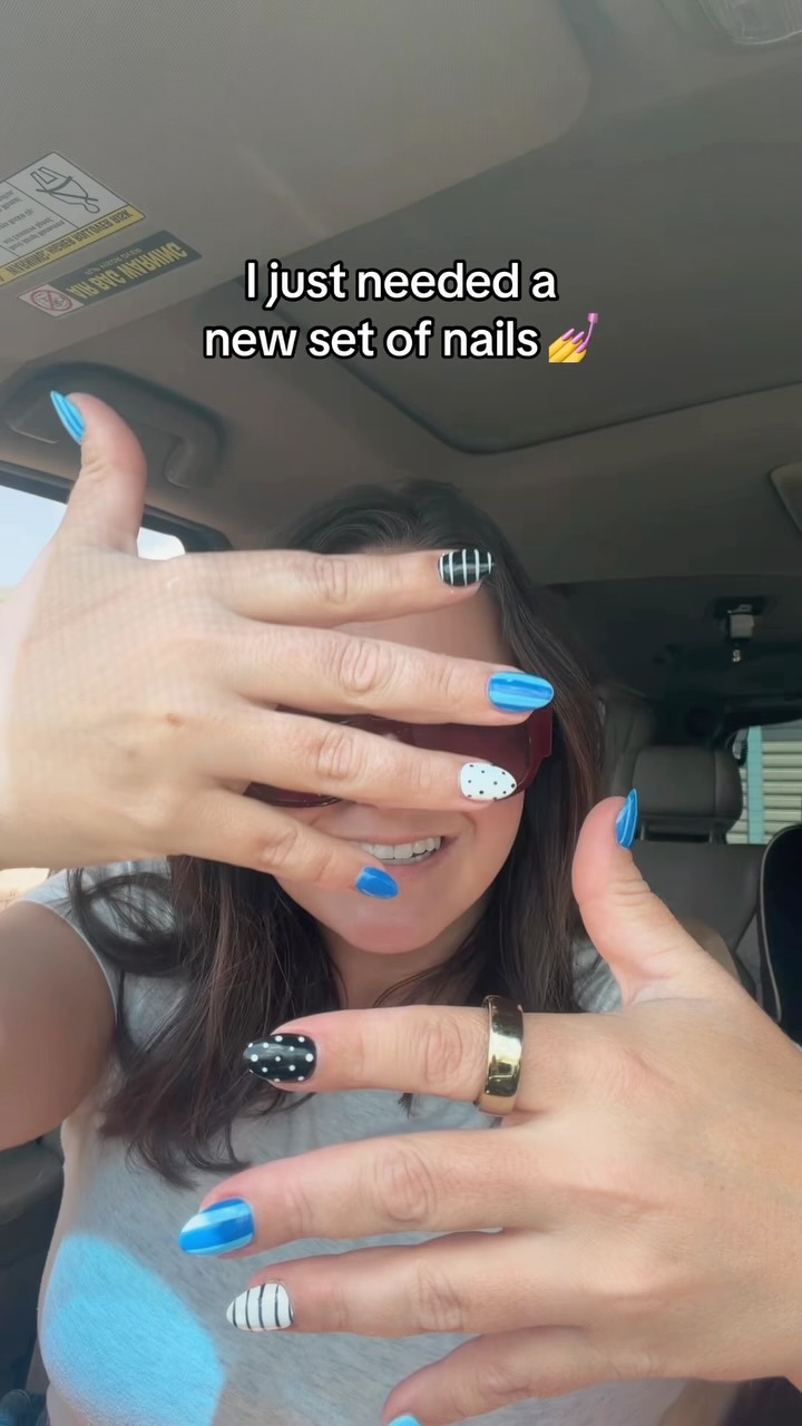 Turns out a good set of nails can cure anything 💅
#nails #manicure #newset #nailart #fcsteacher