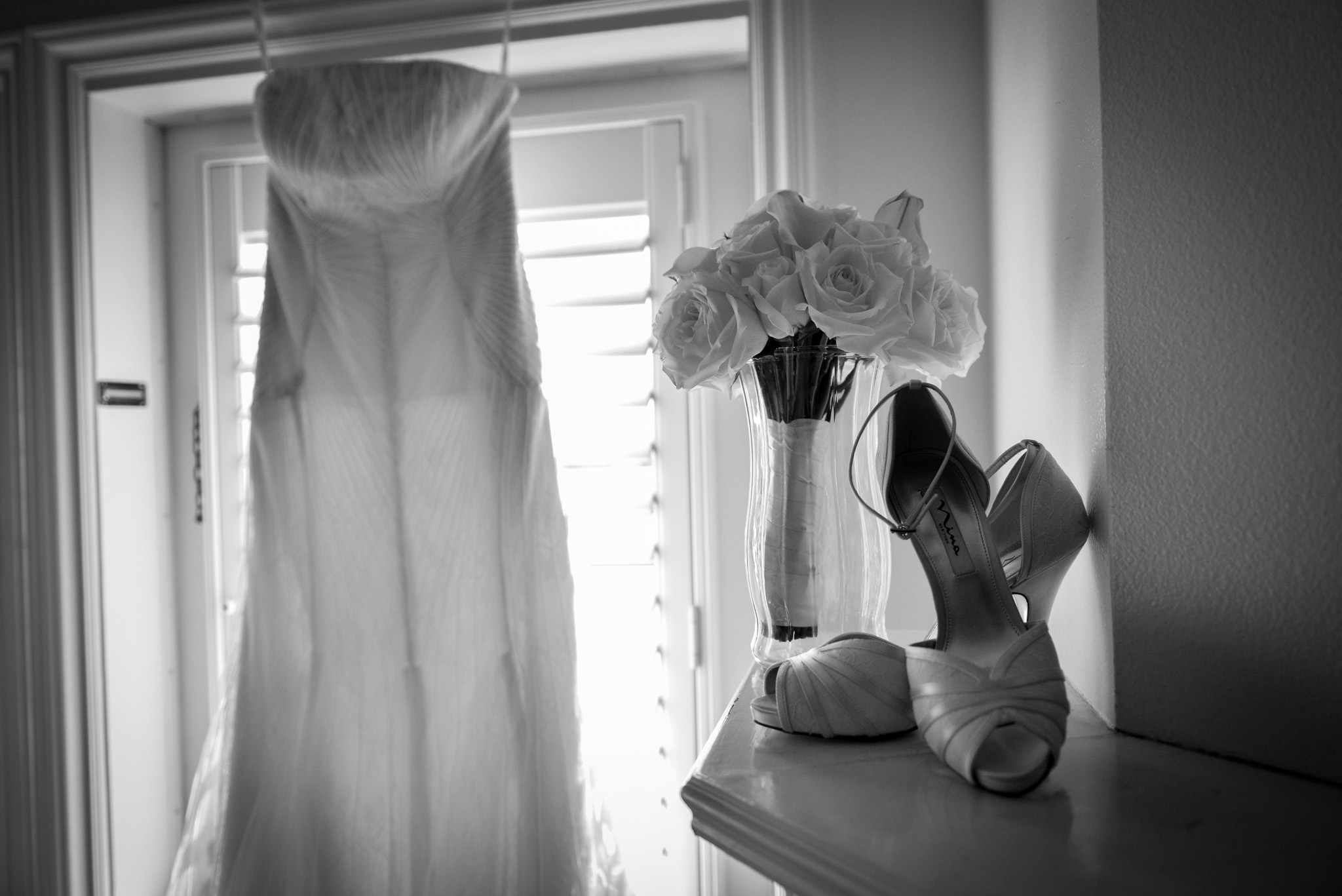 Bridal details will never go out of style. Clean, timeless, and full of anticipation. ✨📸 Capturing the quiet moments before the day unfolds. 🕊#weddingdetails #bridalprep #weddingphotography #brialinspo #weddingphotographer #detailshots #bridetobe #ovationphotographyanddesign #wedding #fypage