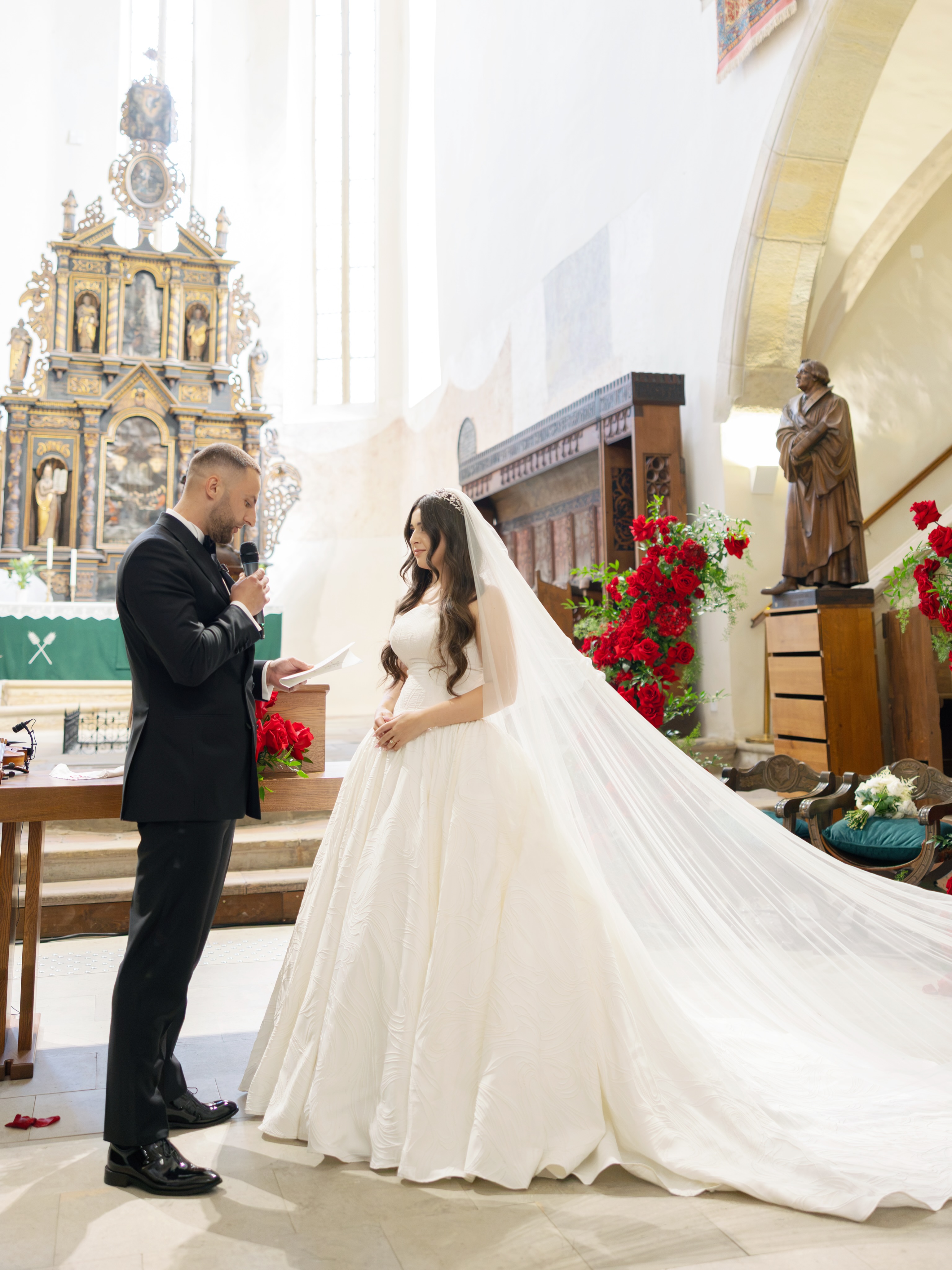 G+A
@orban_gabriela @alextarmure
Florals @lilyofthevalley.beclean
Makeup @andrabuicu
Candy bar @cofetarialinqenda
Car @bella.alfa.weddings