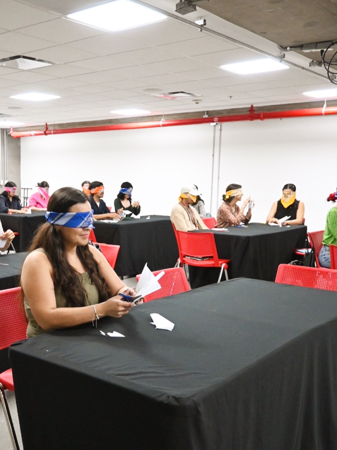 Throwback 2025🇲🇽
Ai Komagata had a workshop of "Tactile" at Libreria Carlos Fuentes in Guadalajara, Mexico on September 22, 2025.
Thank you so much! It was so much fun!
@libreriacf
#libreriacarlosfuentes #katsumikomagata #Guadalajara #workshop