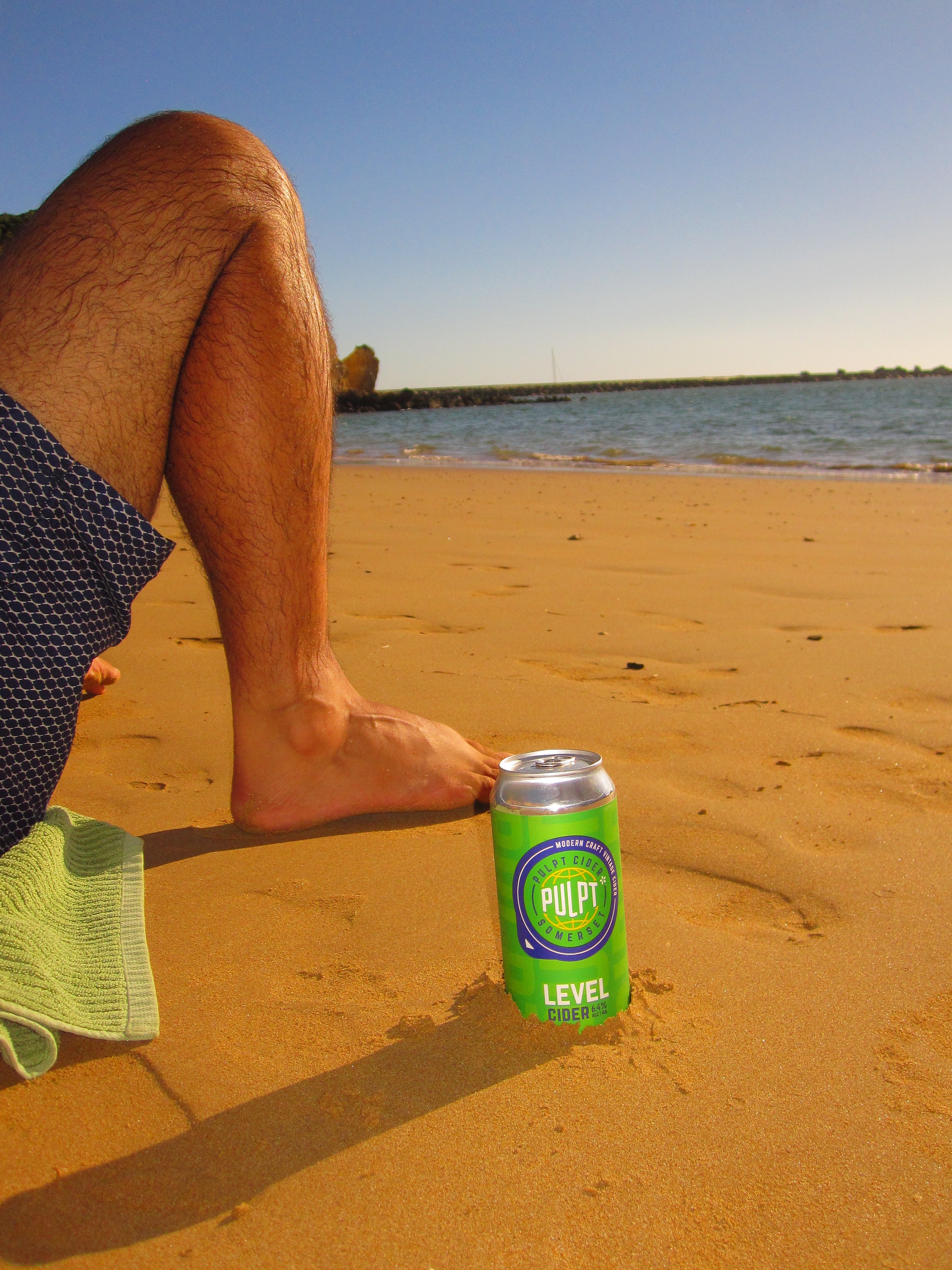 Whether you’re on a beach in Italy, or on a bench in Grimsby, everything feels that little bit better with a Pulpt in your hand 🍏
Find us at Tesco, Waitrose, Ocado, or via our website 🍎
#moderncider #craftcider #pulptcider #cider