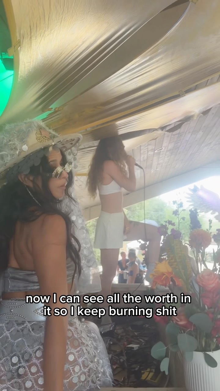 LOVED performing with my girl @sugar.sloane on @iamavatara โs set at @_unison_fest_ ๐ฏโโ๏ธ๐ช๐๐ชฝ Covering one of our favorite songs, Busta Rhymes, by @qveenherby - but this sick OG bass version produced by @burritt.fm ๐ค๐ผ Watch to the end when the power drops out and we finish that shit a cappella ๐@sugar.sloane and I will see you again TWICE this weekend at @projectheartshine and @indigochild.la ๐ and donโt forget: my EP QUEENDOM DROPS THIS SATURDAY ๐