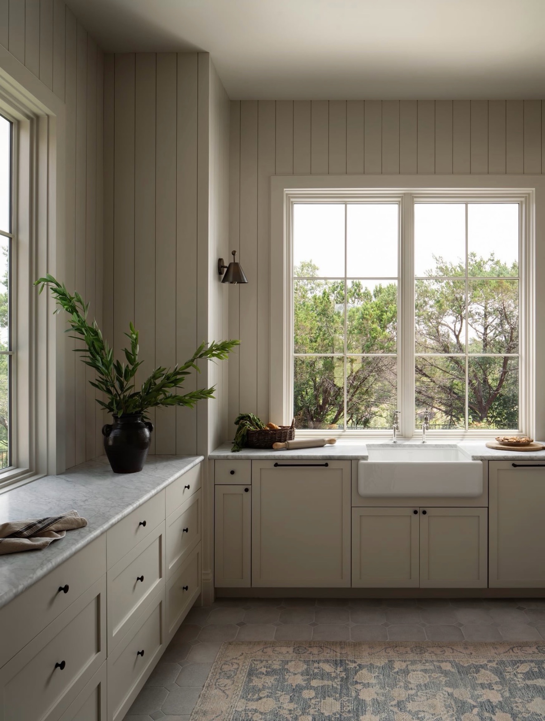 Everyone’s favorite scullery! 🤍 We can see why. Our Avalon Gray Cabochon Antiqued 8x8 adds the perfect balance of pattern, texture, and timeless character to this hardworking space.
Builder & Designer: @cedarandoakhomes
Photo: @thevuvobandit
Limestone | Stone | Flooring | Natural Materials | Builder | Designer | Architecture | Houston | Austin | Dallas | Texas