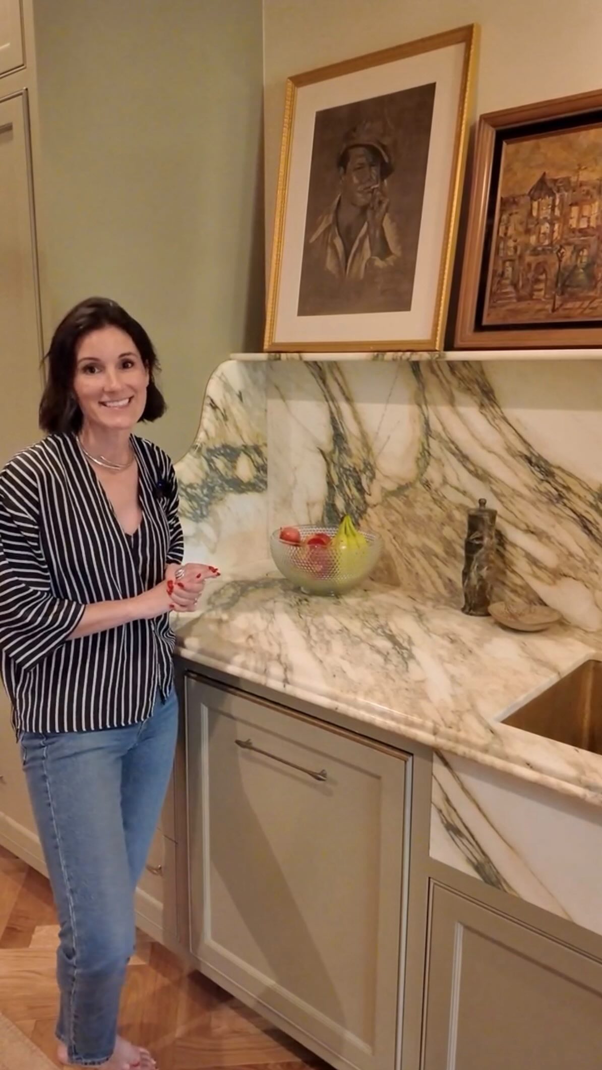 Vintage and original art are some of my favorite ways to bring soul and character into a home, and the kitchen shouldn’t be left out.
In my own kitchen, I designed a few different ways to display art without committing to one piece forever. An adjustable easel and a custom marble ledge make it easy to swap pieces as I find something new or even change them with the seasons.
A home should always leave a little room for your collection to evolve.
P.S. Stop by @shopcbi to find for a brass easel of your own and shop our current collection of vintage and original art. 🤎