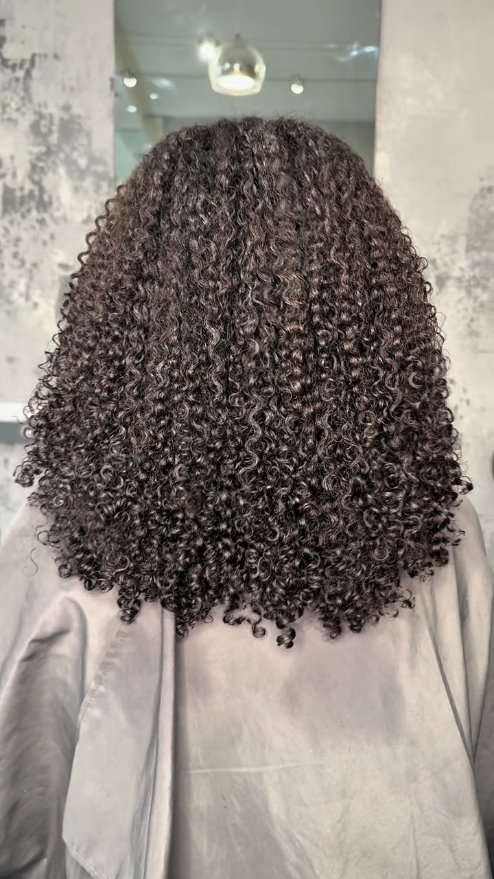 There’s something truly magical about showing someone just how wonderful their curls are. ✨
Who wants a run down on the products used??