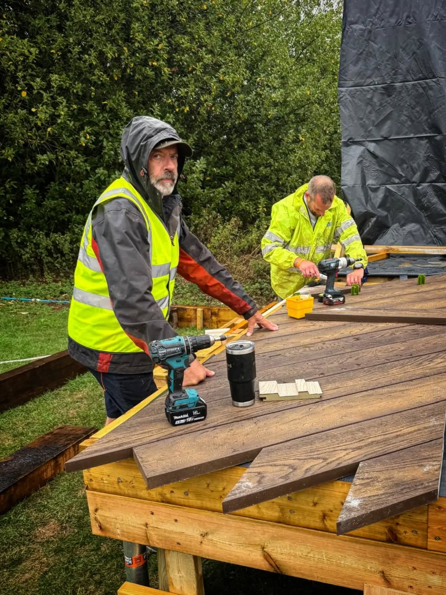 Hard to believe it’s almost been a week since we were setting up at Audley End with the gang!
There were plenty of smiles by the time the Elevated Garden Living garden was finished - especially once we’d picked up Platinum and Best Showcase Garden - but getting there wasn’t quite so glamorous.
This picture of Paul from Designscape pretty much sums up what it’s like trying to bring your carefully planned vision to life while the British weather has other ideas.
Rain. Mud. More rain. Questioning your life choices. Carry on regardless.
But the big question is this: What was going through Paul’s head at this exact moment?
Answers in the comments below please!!
#landscapesbydesign
#designscape
#landscaping
#GardenersWorld
#audleyend