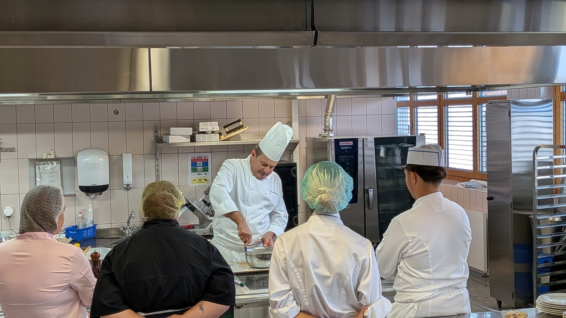 Félicitations à tous les participant.es du cours spécial semaine du goût "Milk-gnardises" et merci à M. Benjamin pour la qualité du cours !