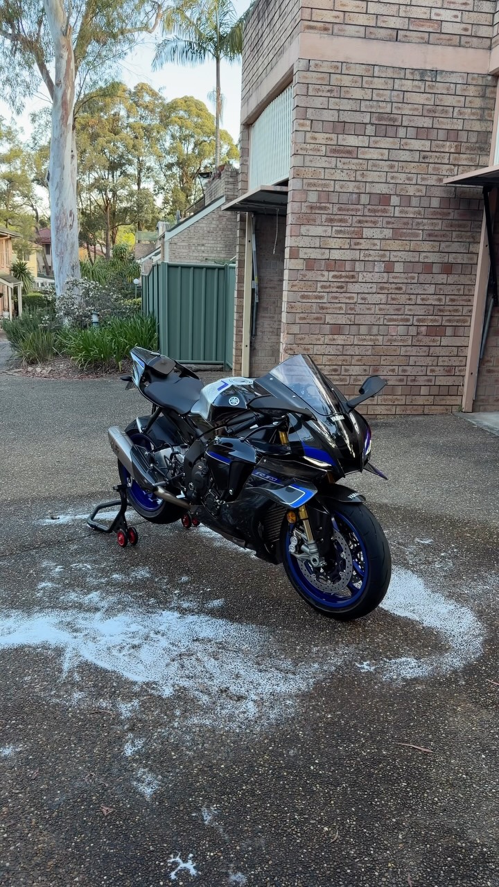 Need your bike detailed or protected?
Book with Sydneys trusted
📲 Dm or 📞 0452390518
📧 contactrndautodetailing@gmail.com
📍Sydney
🔗 Link in Bio
~ RND Mobile detailing ~
#detailing #paintprotection #ceramiccoating #yamahar1m #yamaha