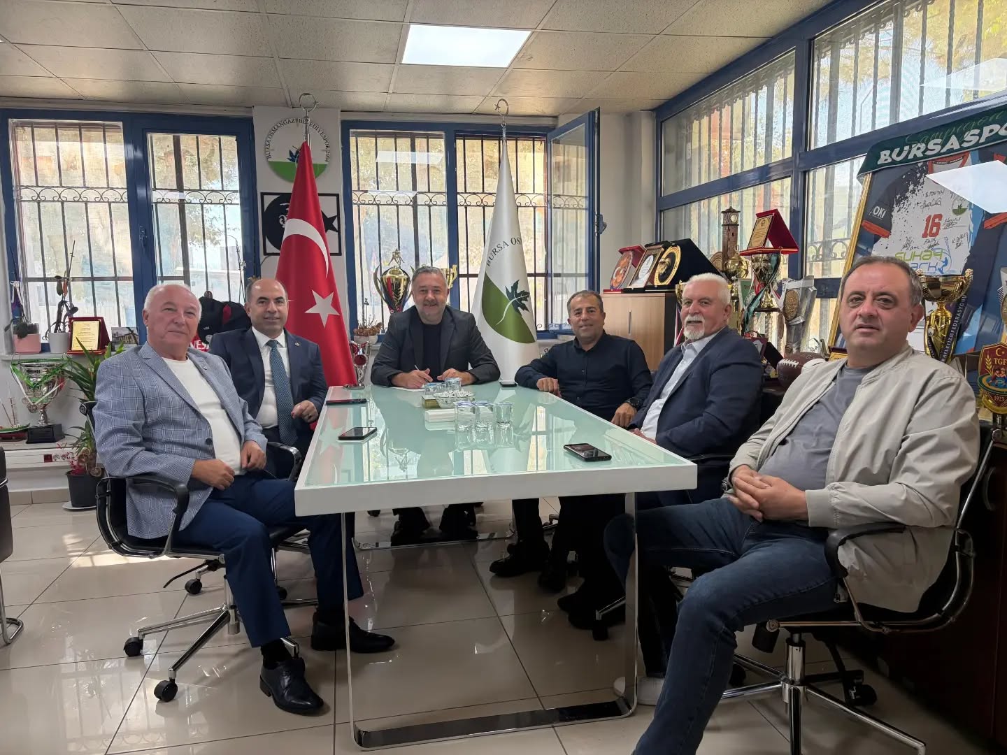 YÖNETİM KURULU TOPLANTIMIZ GERÇEKLEŞTİRİLDİ Yönetim Kurulu Başkanımız Fatih Karayılan başkanlığında yönetim kurulu toplantımız gerçekleştirildi. Topla… YÖNETİM KURULU TOPLANTIMIZ GERÇEKLEŞTİRİLDİ Yönetim Kurulu Başkanımız Fatih Karayılan başkanlığında yönetim kurulu toplantımız gerçekleştirildi. Topla…
