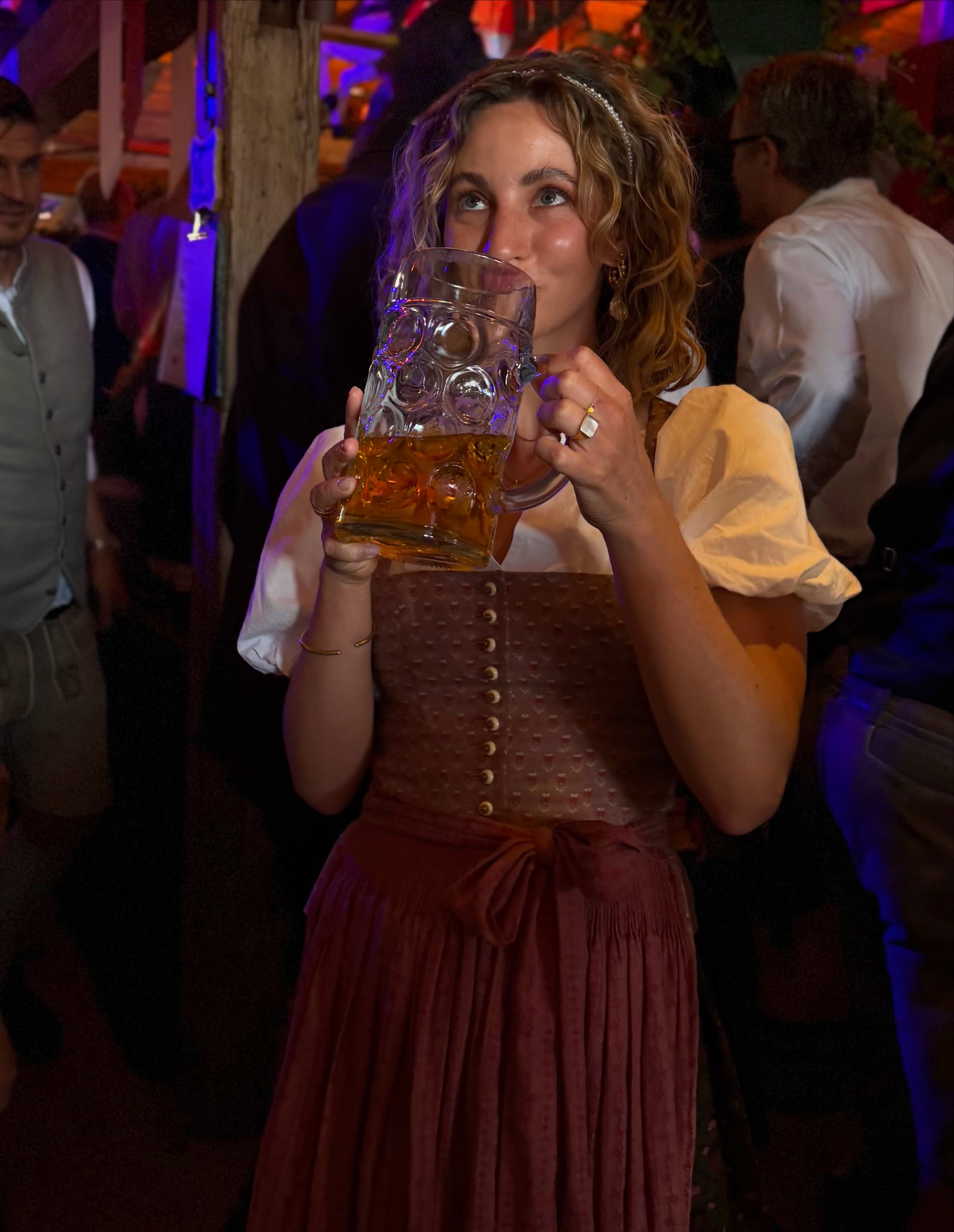 O’zapft is! 🥨
Was ein wunderschönes erstes Wiesn Wochenende 🥹