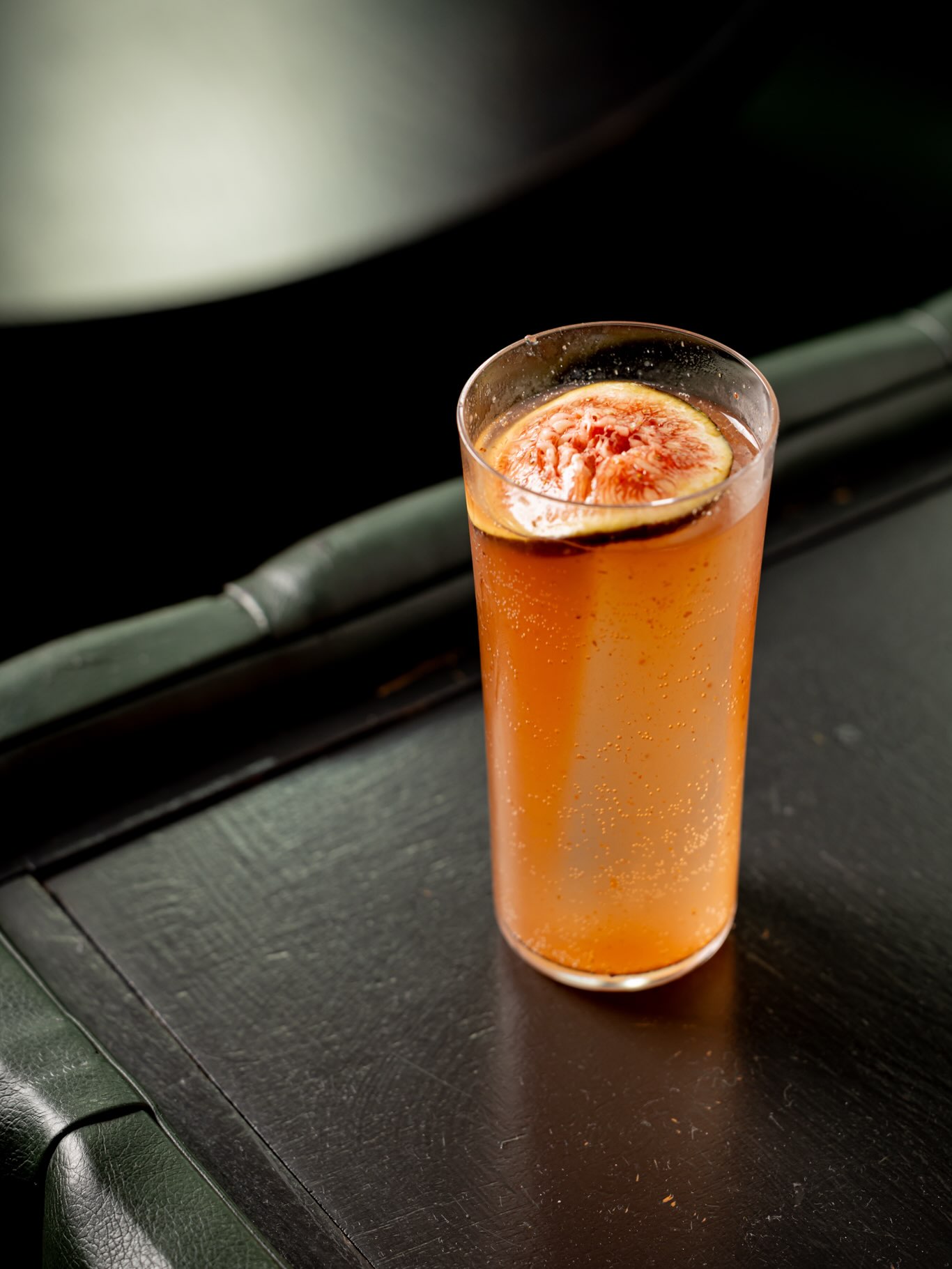 FIG DADDY
Arndamurchan AD Single Malt | Port of Leith Table whisky | Cazottes green walnut aperitif | fig purée | lavender infused verjus | ginger ale
Welcoming Autumn with this delightfully savoury, smoky, fruity, and spicy highball. Garnished with a pickled fig slice.
Now on the menu @etchfood
📸 - @justindesouza.photo