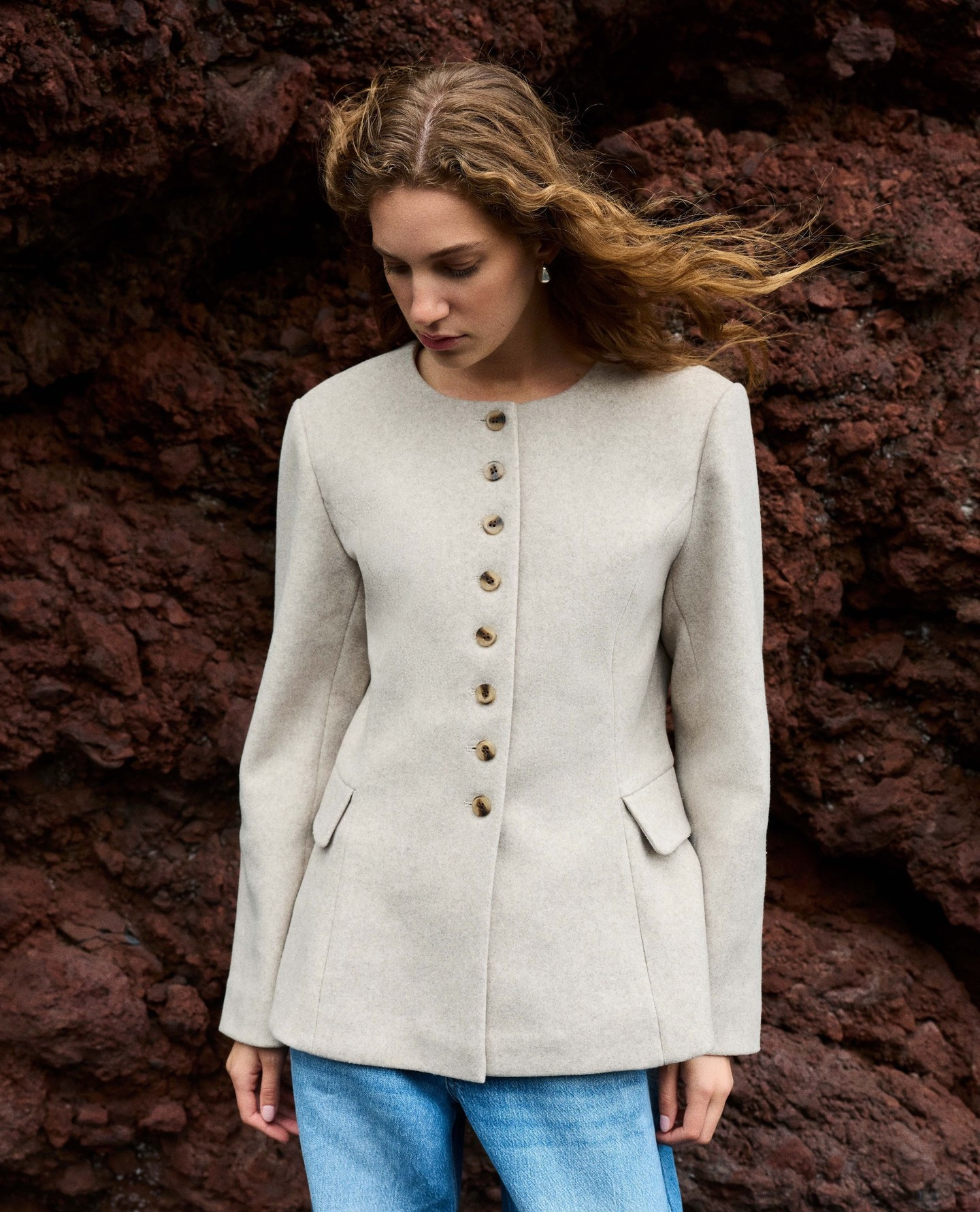 Cream or black? We made both, so you don’t have to choose. 😉
Timeless jacket🔎1026930