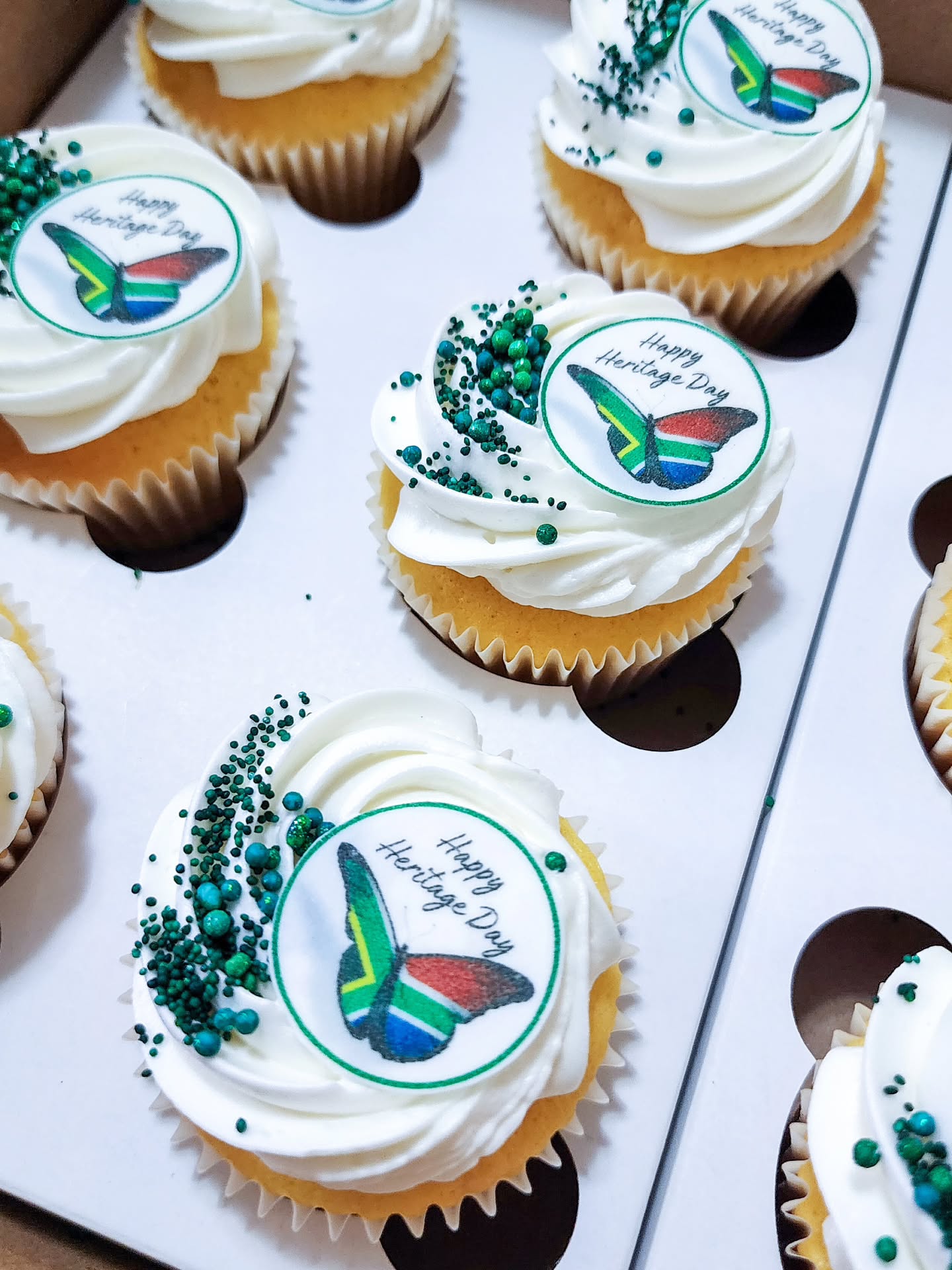 Happy Heritage Day πΏπ¦
#Corporatecakes #Latergram #HeritageDay #MidrandCakes #Marlenebakes