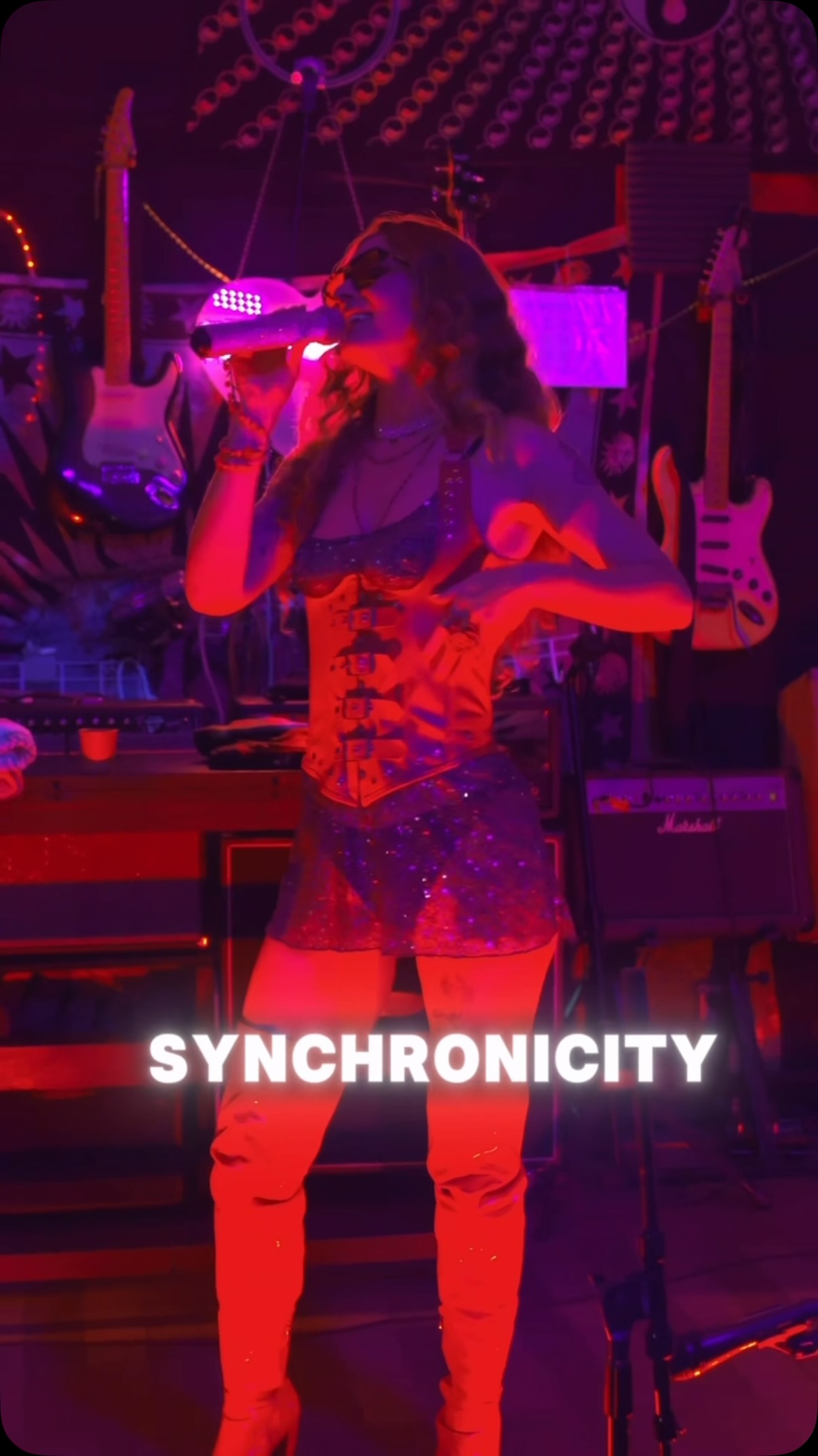 BABES! QUEENDOM is officially out! Go stream it on all platforms, or even better, purchase it on my website! Thank you again @projectheartshine for having me as always! Love you love this community love this fam! This was a super special night ๐ซถ๐ป
Video by @sean_dunlap.camera