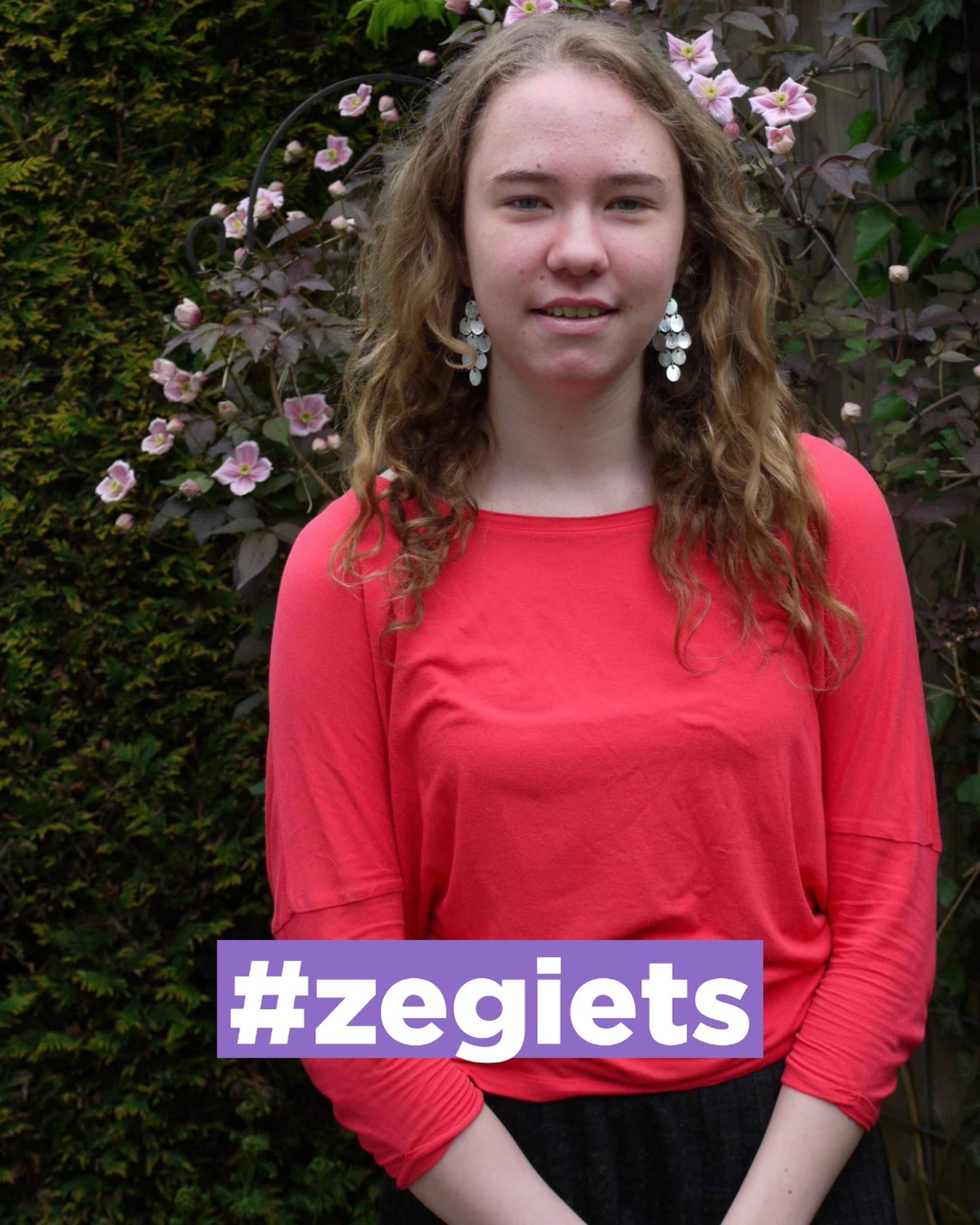 Ik zeg iets voor de queer mensen in mijn leven: mijn vrienden, familie, collega’s en klasgenoten. Niemand zou hoeven raden of ik achter ze sta. Dus ik zeg het gewoon: je mag er zijn. #zegiets