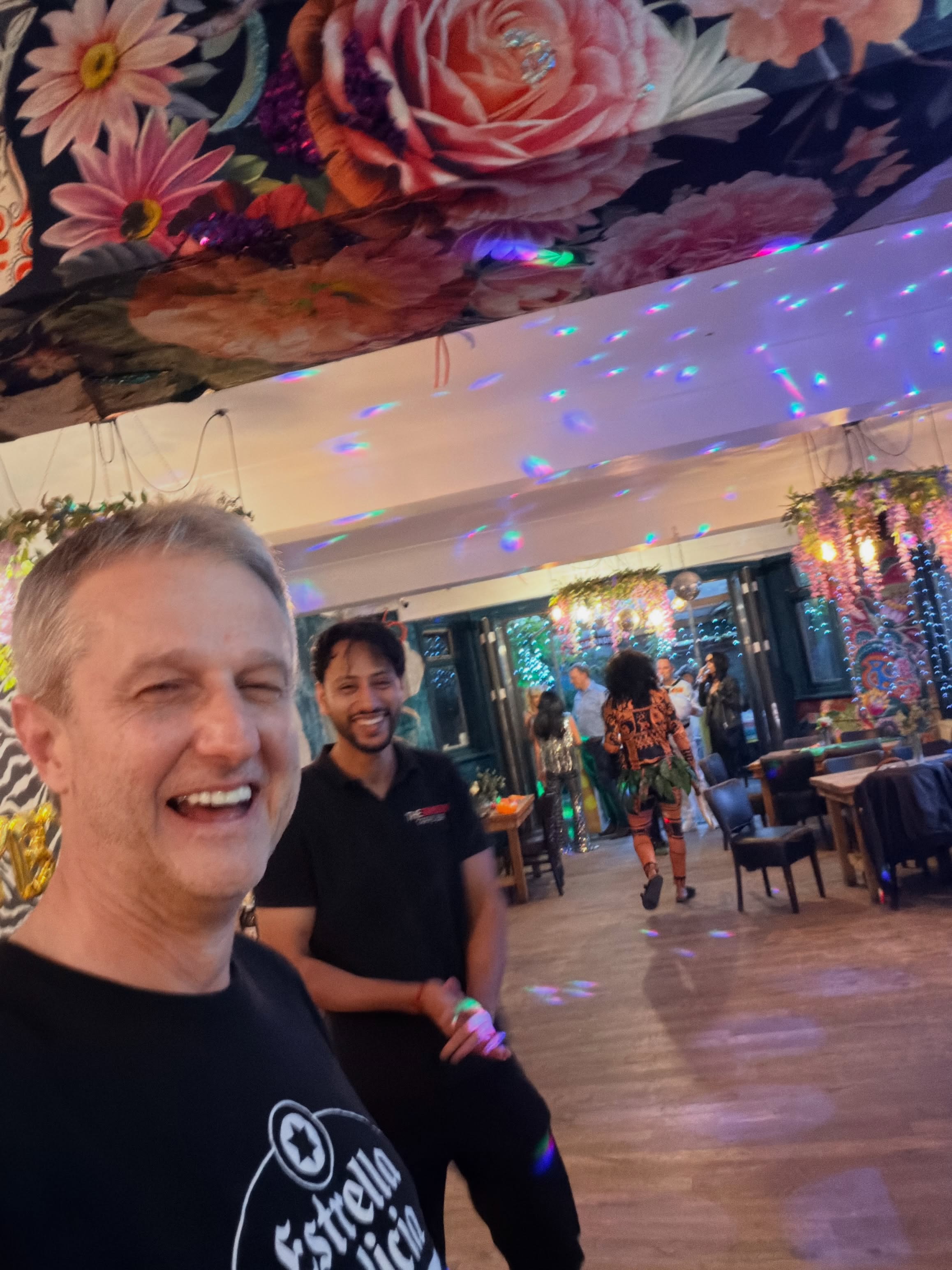 🎭 And here we are… ready for another BIG night at The Tapestry! 🎉
Tonight we’re welcoming 80 guests for a fantastic fancy dress party — the venue is ready, the drinks are chilling, the food is on its way and the characters are already starting to arrive! 😂🥂
The Tapestry is looking great and it feels brilliant to see the place full of life again. ❤️
Here’s to a great night in Mortlake! 🍻💃🕺
#TheTapestry #TapestryTapasBar #TapestryReopening #FancyDressParty #PartyAtTheTapestry