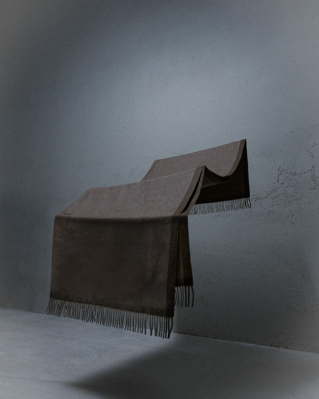 From the steppe to the city.
One rare fibre, shaped by two environments.
In Mongolia, yakshmere moves with the wind.
In the city, it becomes form, texture and quiet architecture.
Steppes Silence / Urban Silence
Tergel Yakshmere.
#TergelYakshmere #Yakshmere #QuietLuxury #TextileDesign #NaturalFibres #SlowLuxury #Mongolia