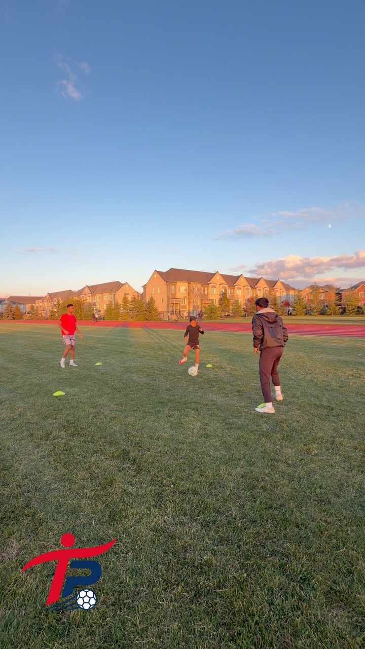 Move off the ball. Find the next pass.⚽️
Creating passing options through effective movement.
Book your session now, Link In Bio‼️
#soccertraining #personaltraining #soccer #totalperformancesoccer
Official Leanfit Ambassador💪🏽
Use code TOTALPERFORMANCESOCCER for 20% off Leanfit products at checkout.
https://leanfit.ca/TOTALPERFORMANCESOCCER
Contact Us:
📲 (437) 993-5524
📧 tpsoccertraining@gmail.com
https://totalperformancetoronto.com/